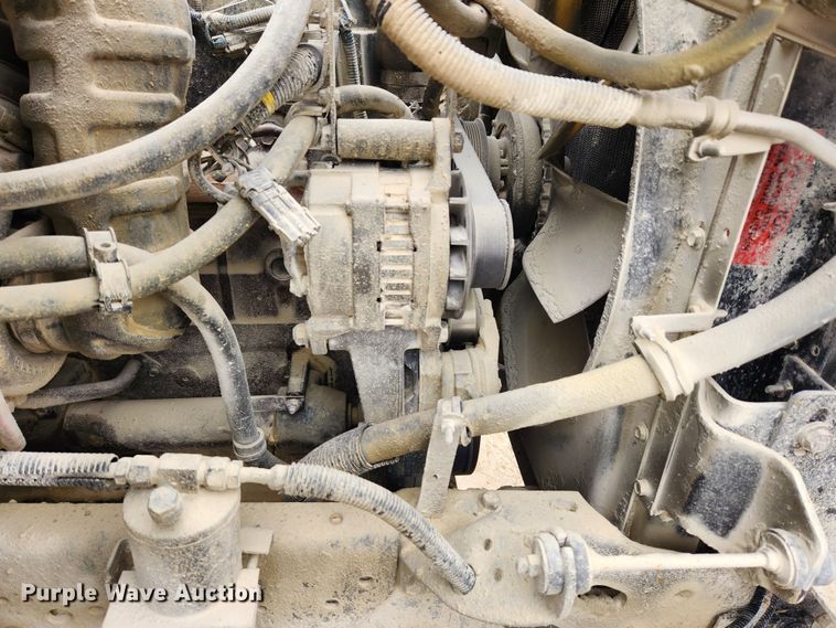 image for item JB9756 2002 International 4900  dump truck