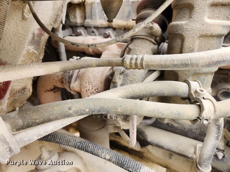 image for item JB9756 2002 International 4900  dump truck