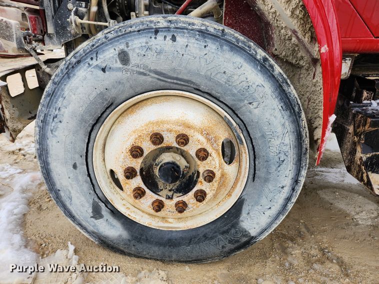 image for item JB9756 2002 International 4900  dump truck