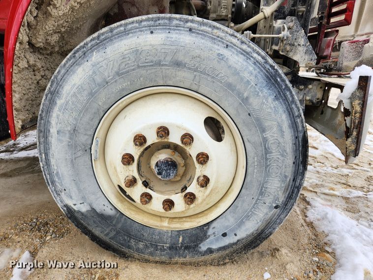 image for item JB9756 2002 International 4900  dump truck