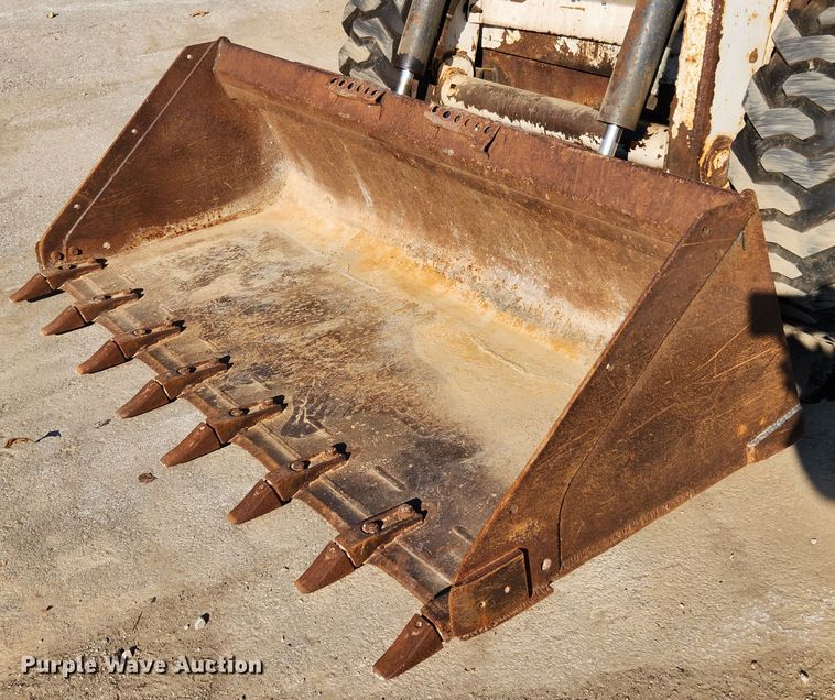 image for item JB9761 1999 Bobcat 963  skid steer loader