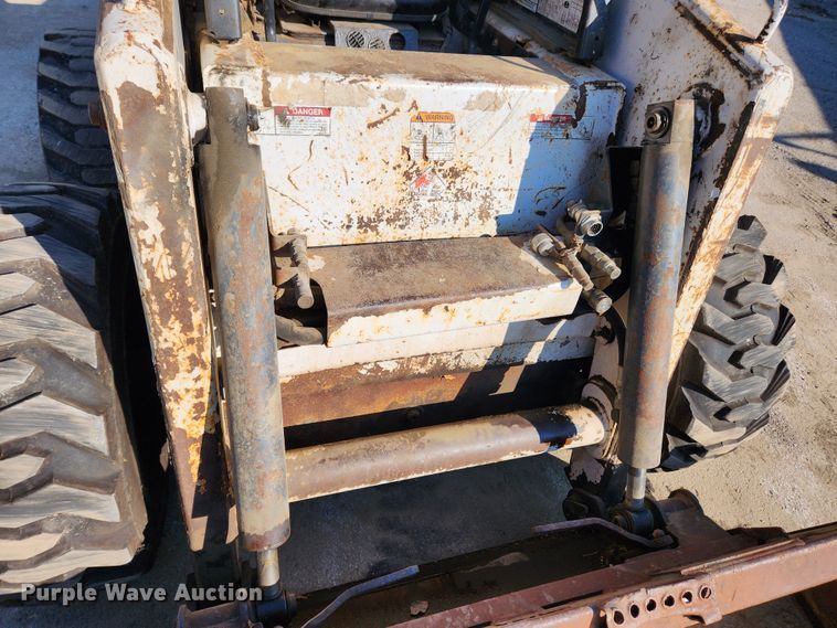 image for item JB9761 1999 Bobcat 963  skid steer loader