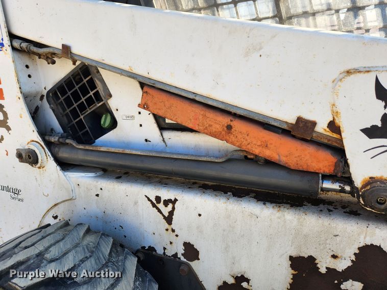 image for item JB9761 1999 Bobcat 963  skid steer loader