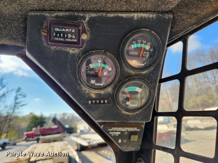 image for item JB9761 1999 Bobcat 963  skid steer loader