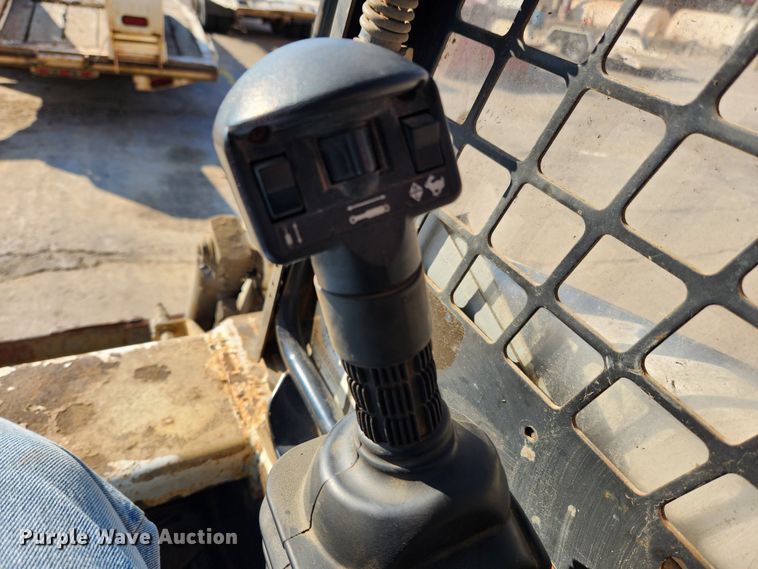 image for item JB9761 1999 Bobcat 963  skid steer loader