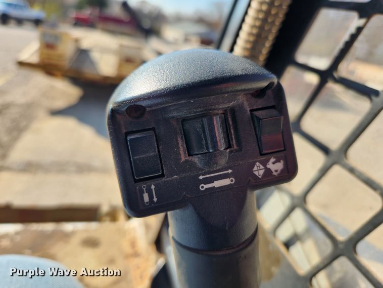 image for item JB9761 1999 Bobcat 963  skid steer loader