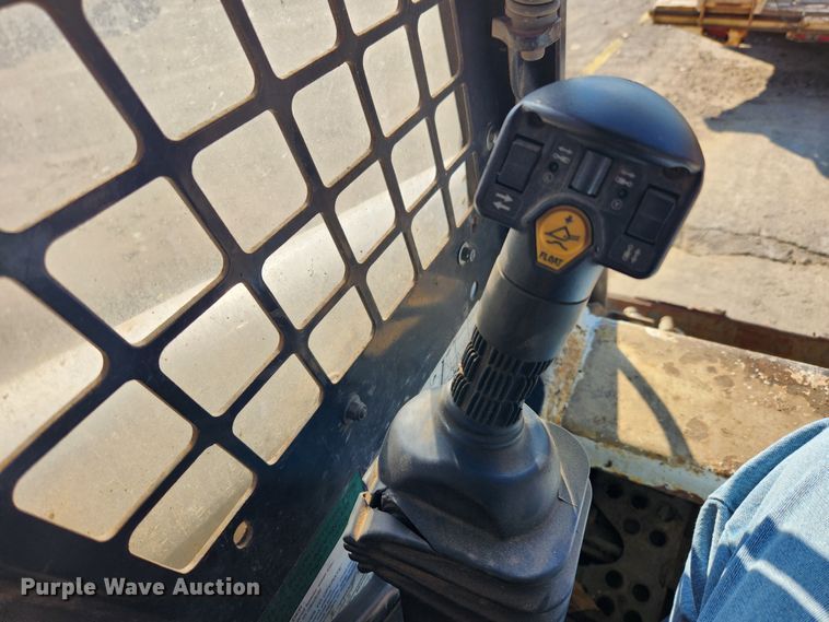 image for item JB9761 1999 Bobcat 963  skid steer loader