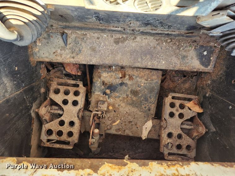 image for item JB9761 1999 Bobcat 963  skid steer loader