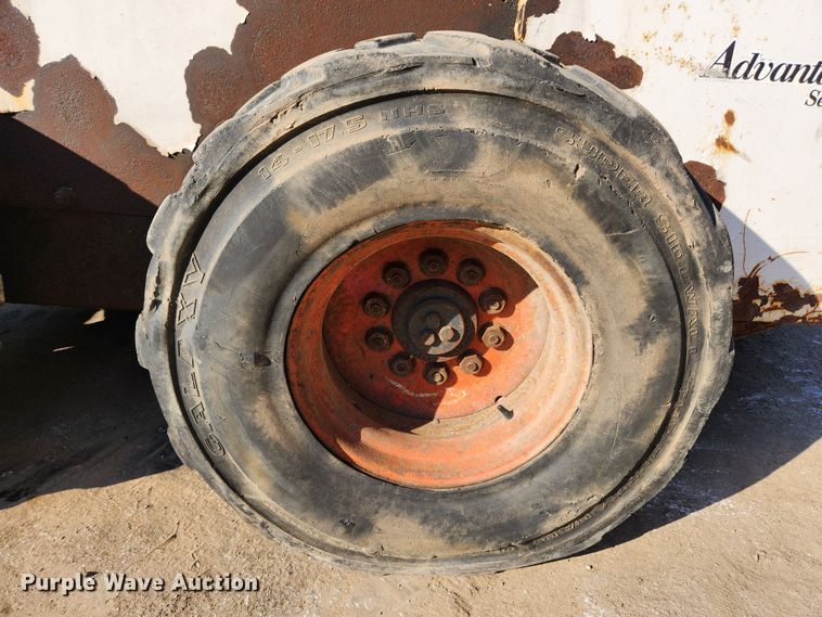 image for item JB9761 1999 Bobcat 963  skid steer loader