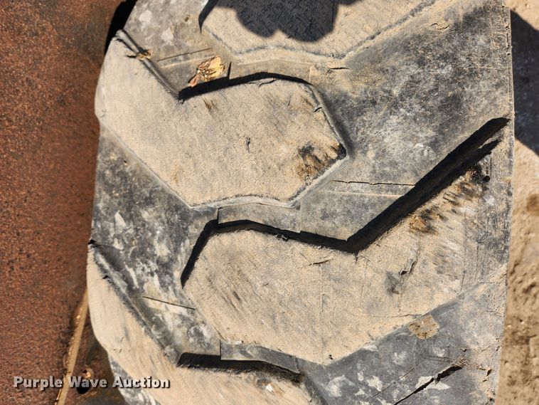 image for item JB9761 1999 Bobcat 963  skid steer loader