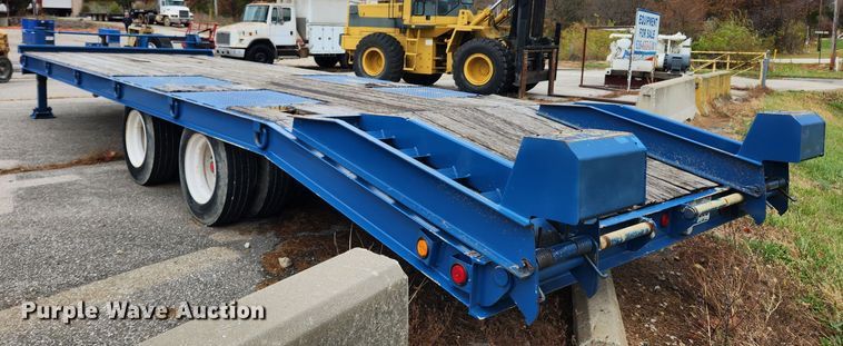 image for item JB9791 2013 Trail King TK40LP-262  equipment trailer