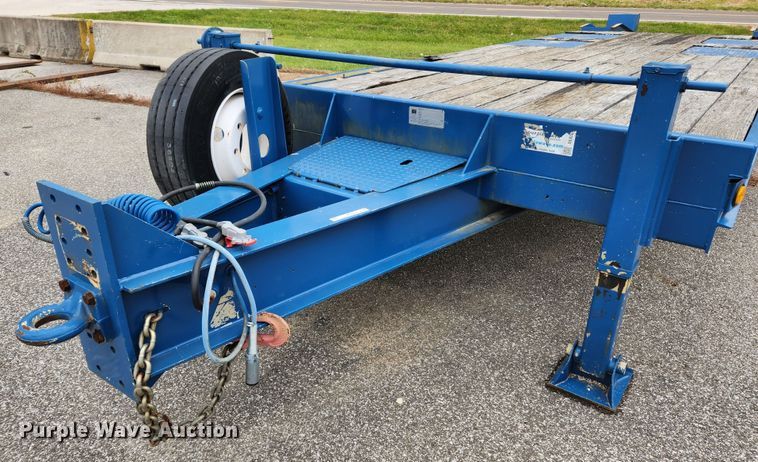 image for item JB9791 2013 Trail King TK40LP-262  equipment trailer