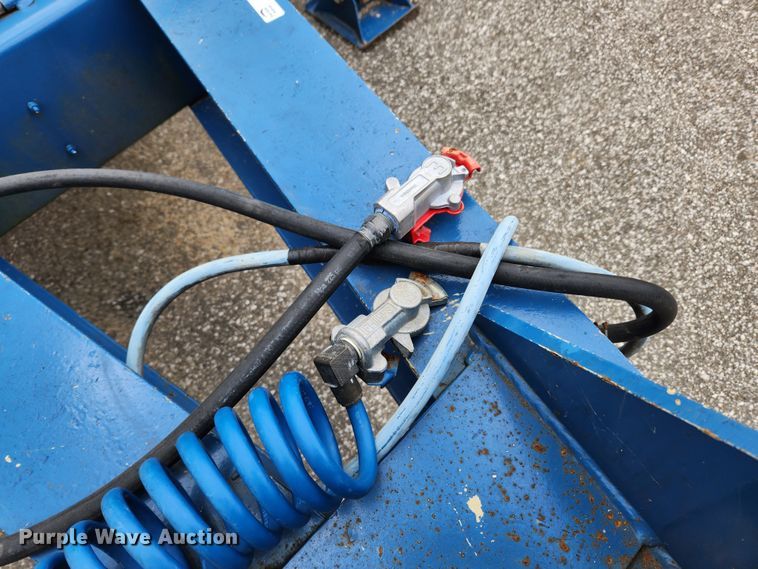 image for item JB9791 2013 Trail King TK40LP-262  equipment trailer