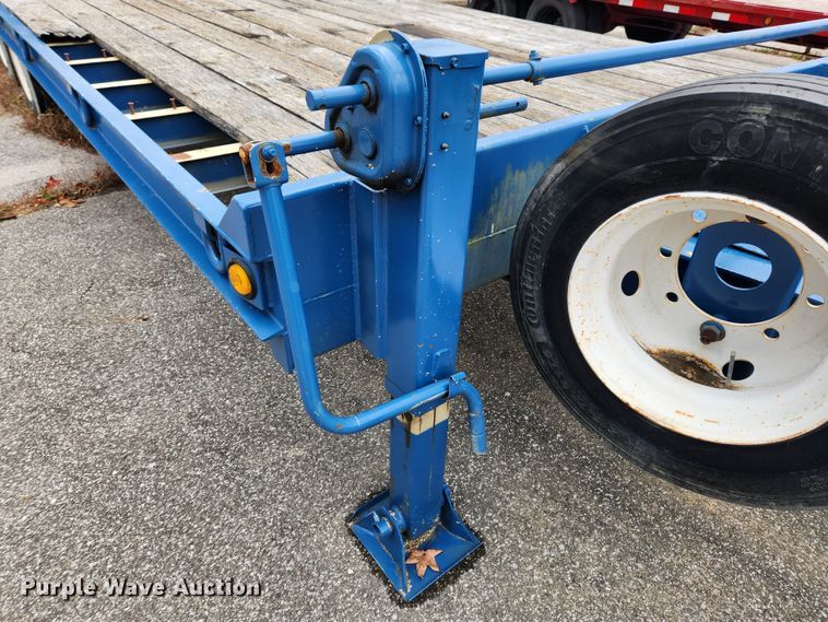 image for item JB9791 2013 Trail King TK40LP-262  equipment trailer