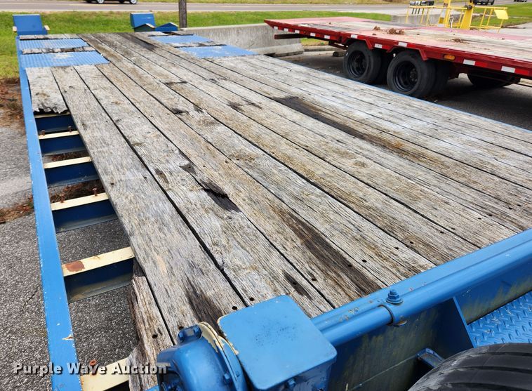 image for item JB9791 2013 Trail King TK40LP-262  equipment trailer