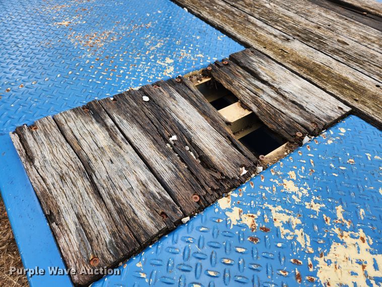 image for item JB9791 2013 Trail King TK40LP-262  equipment trailer