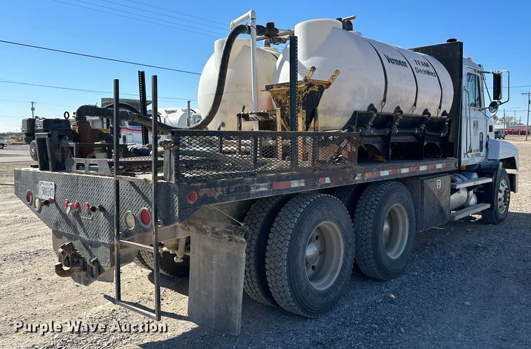 image for item JD9129 1994 Mack CH613  flatbed truck