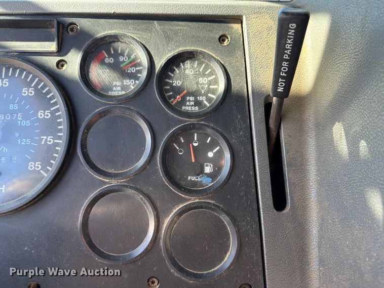 image for item JD9129 1994 Mack CH613  flatbed truck