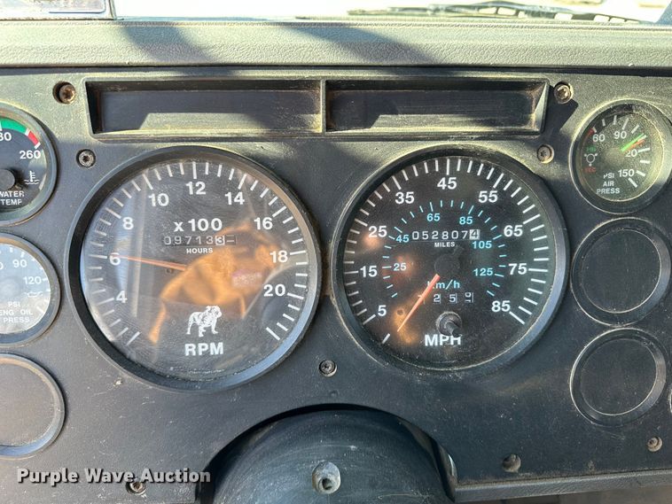 image for item JD9129 1994 Mack CH613  flatbed truck