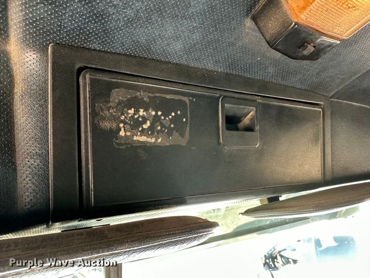 image for item JD9129 1994 Mack CH613  flatbed truck