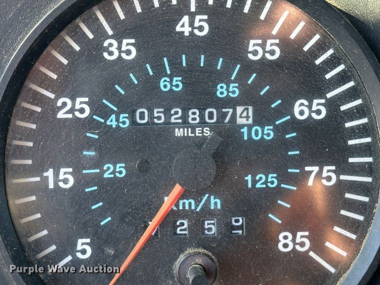 image for item JD9129 1994 Mack CH613  flatbed truck