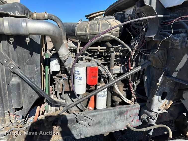 image for item JD9129 1994 Mack CH613  flatbed truck