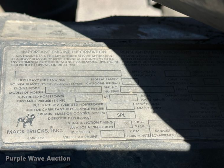 image for item JD9129 1994 Mack CH613  flatbed truck