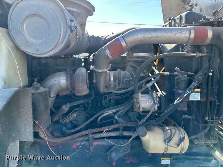 image for item JD9129 1994 Mack CH613  flatbed truck