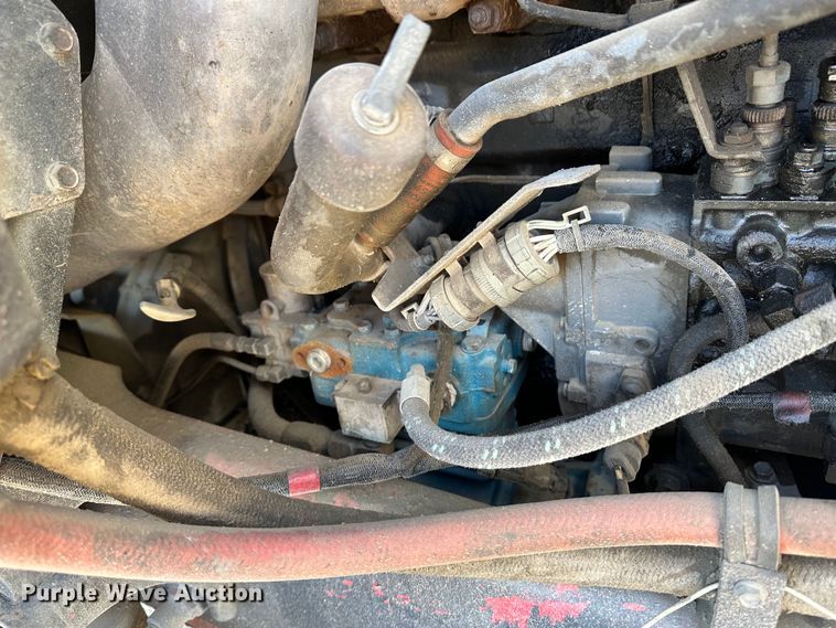 image for item JD9129 1994 Mack CH613  flatbed truck