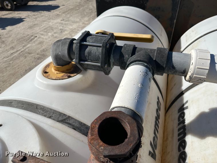 image for item JD9129 1994 Mack CH613  flatbed truck