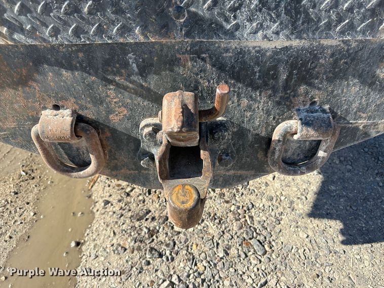 image for item JD9129 1994 Mack CH613  flatbed truck