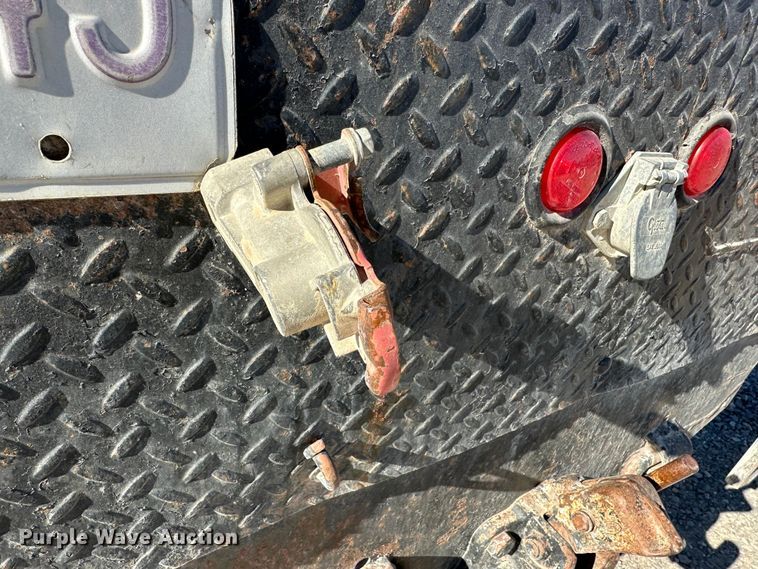 image for item JD9129 1994 Mack CH613  flatbed truck