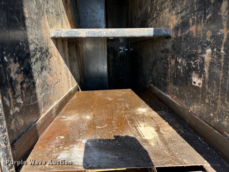 image for item JD9129 1994 Mack CH613  flatbed truck