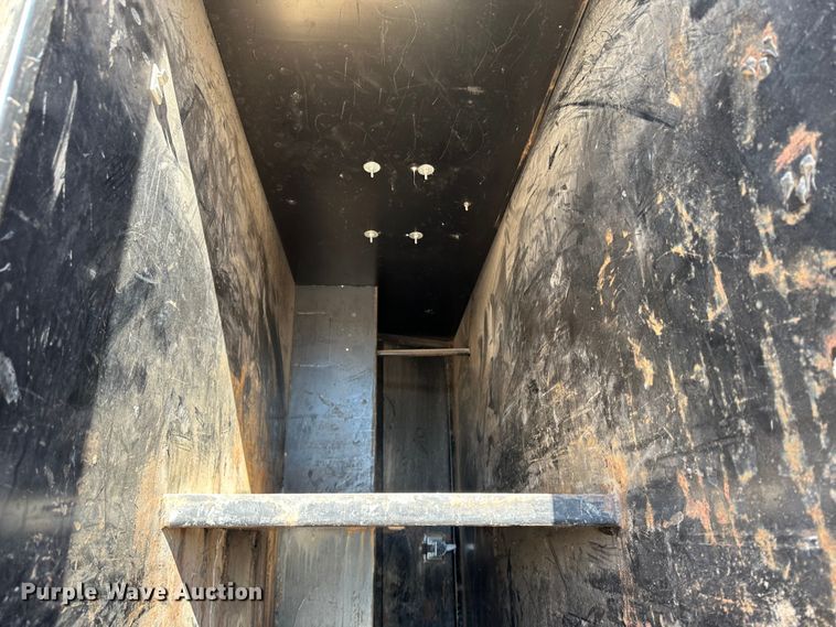 image for item JD9129 1994 Mack CH613  flatbed truck