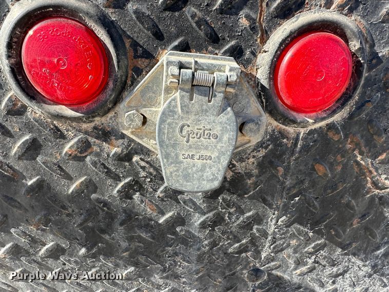 image for item JD9129 1994 Mack CH613  flatbed truck