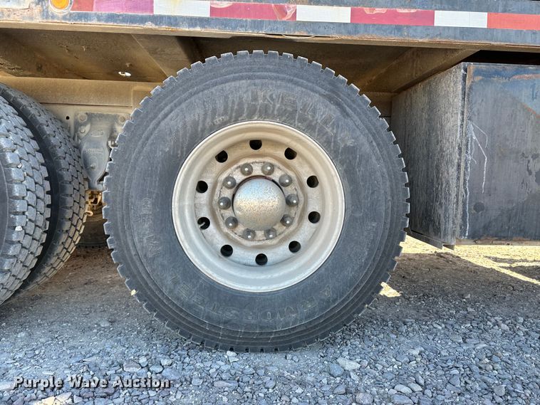 image for item JD9129 1994 Mack CH613  flatbed truck