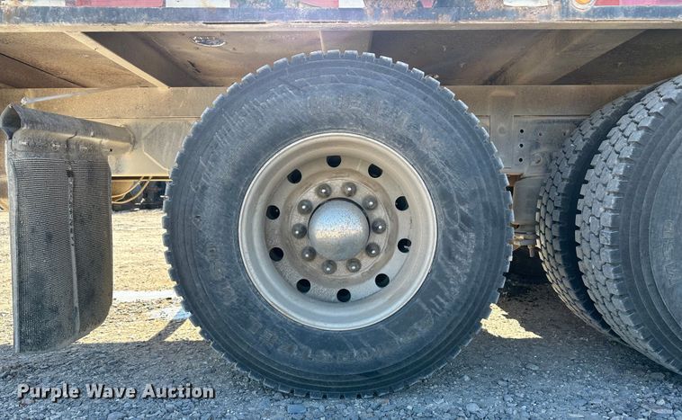 image for item JD9129 1994 Mack CH613  flatbed truck