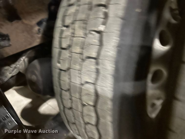 image for item JD9129 1994 Mack CH613  flatbed truck