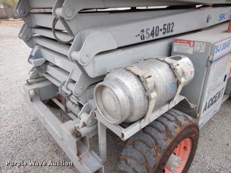 image for item JK9017 Skyjack SJ8841  scissor lift