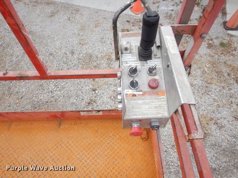 image for item JK9017 Skyjack SJ8841  scissor lift