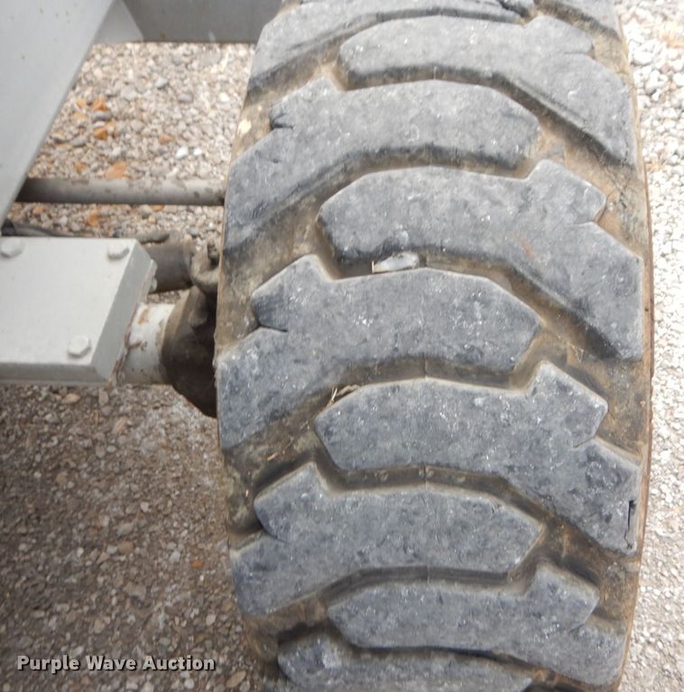 image for item JK9017 Skyjack SJ8841  scissor lift