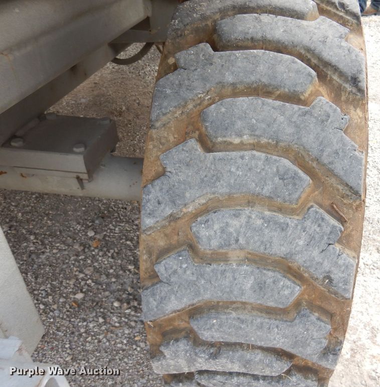 image for item JK9017 Skyjack SJ8841  scissor lift