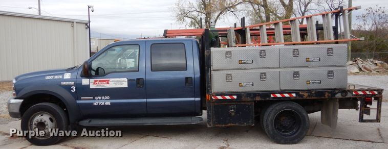 image for item JK9018 2006 Ford F550 Super Duty XLT  Crew Cab flatbed truck