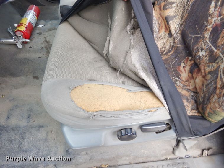 image for item JK9018 2006 Ford F550 Super Duty XLT  Crew Cab flatbed truck