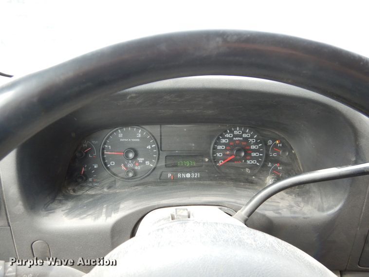 image for item JK9018 2006 Ford F550 Super Duty XLT  Crew Cab flatbed truck