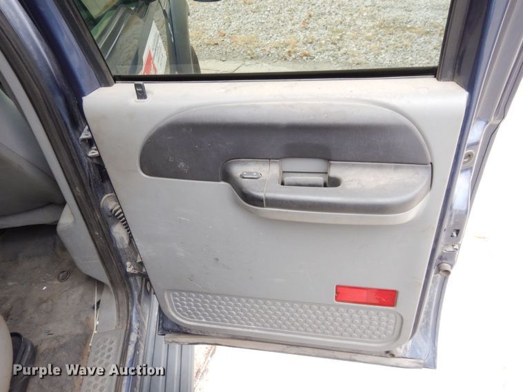 image for item JK9018 2006 Ford F550 Super Duty XLT  Crew Cab flatbed truck