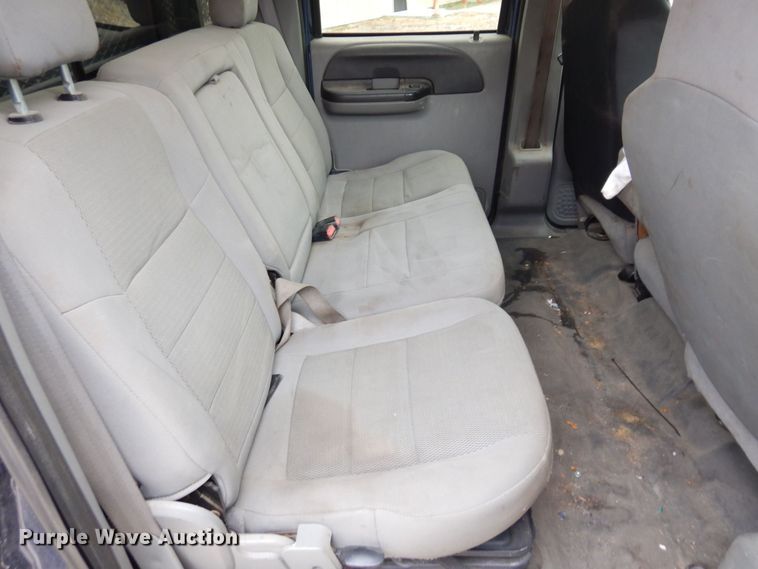 image for item JK9018 2006 Ford F550 Super Duty XLT  Crew Cab flatbed truck