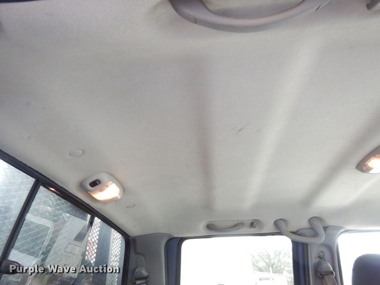 image for item JK9018 2006 Ford F550 Super Duty XLT  Crew Cab flatbed truck