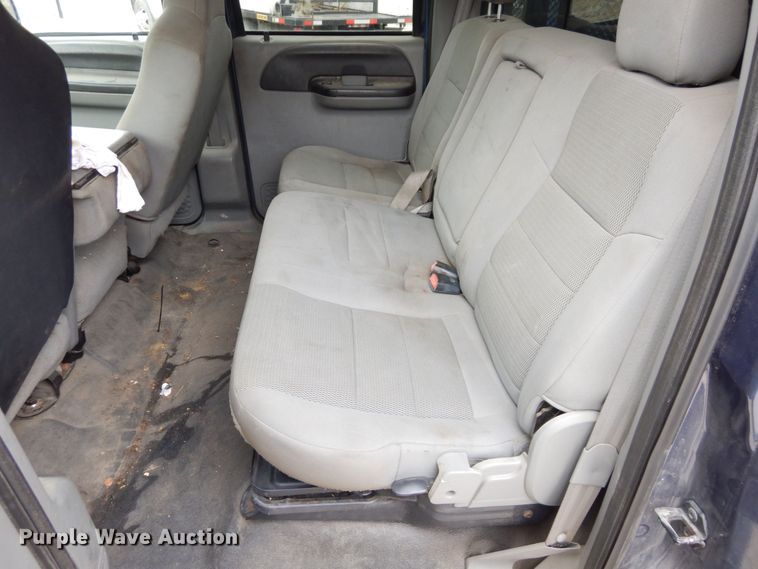 image for item JK9018 2006 Ford F550 Super Duty XLT  Crew Cab flatbed truck