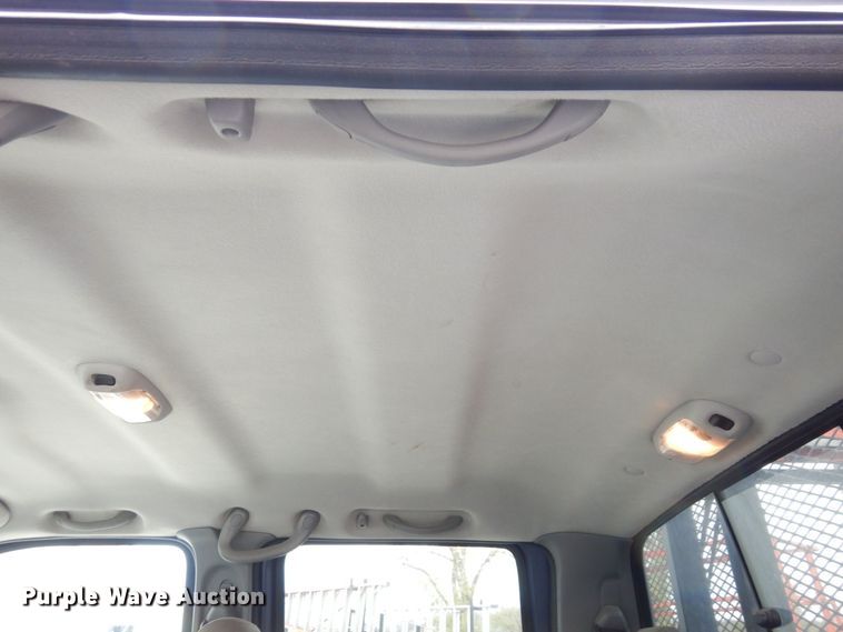 image for item JK9018 2006 Ford F550 Super Duty XLT  Crew Cab flatbed truck